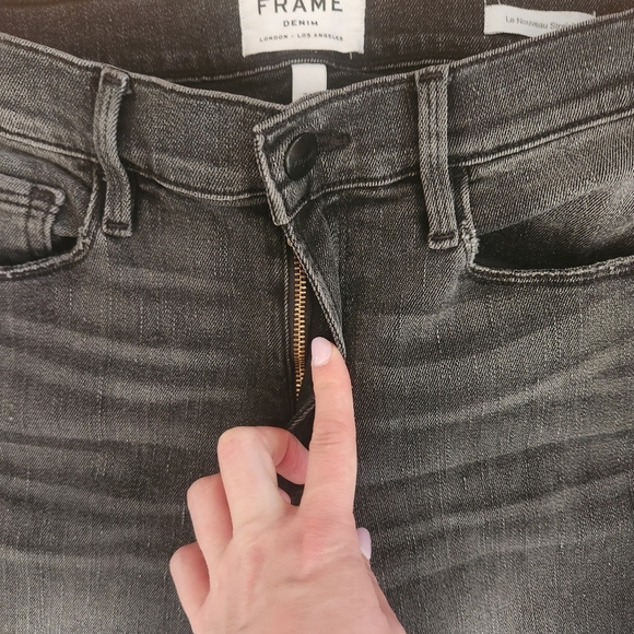 EUC Frame Le Nouveau Straight Jeans Carved Hem In Walters, Size 27 - Picture 3 of 9